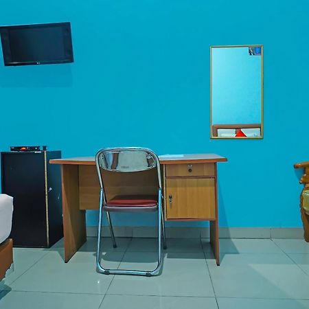Oyo 92577 Hotel Sidikalang Near Kejaksaan Negeri Dairi Ngoại thất bức ảnh