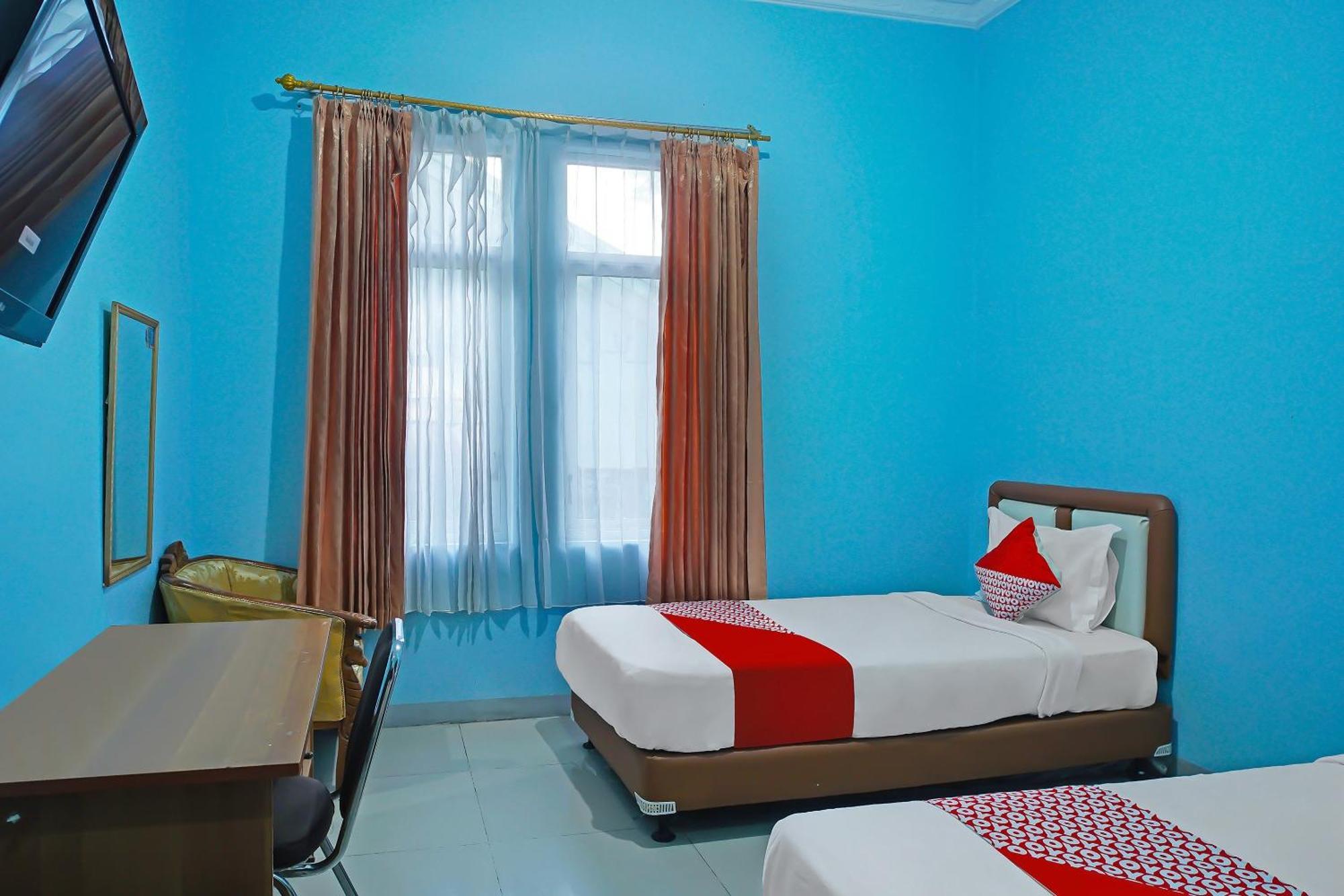 Oyo 92577 Hotel Sidikalang Near Kejaksaan Negeri Dairi Ngoại thất bức ảnh