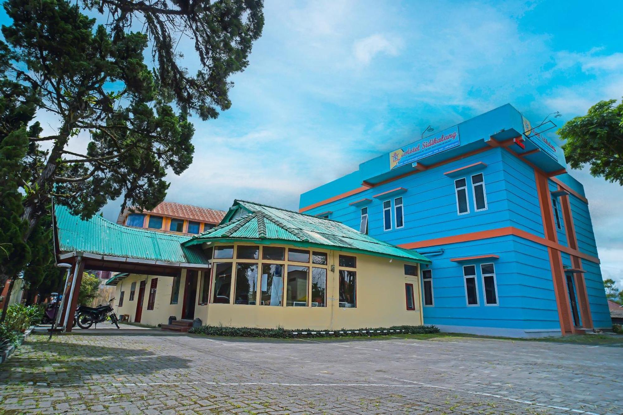 Oyo 92577 Hotel Sidikalang Near Kejaksaan Negeri Dairi Ngoại thất bức ảnh